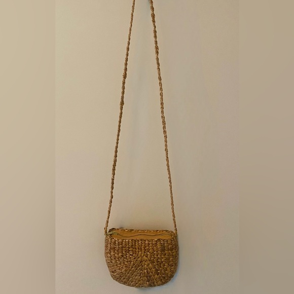 Small Straw Woven Purse - Picture 1 of 5